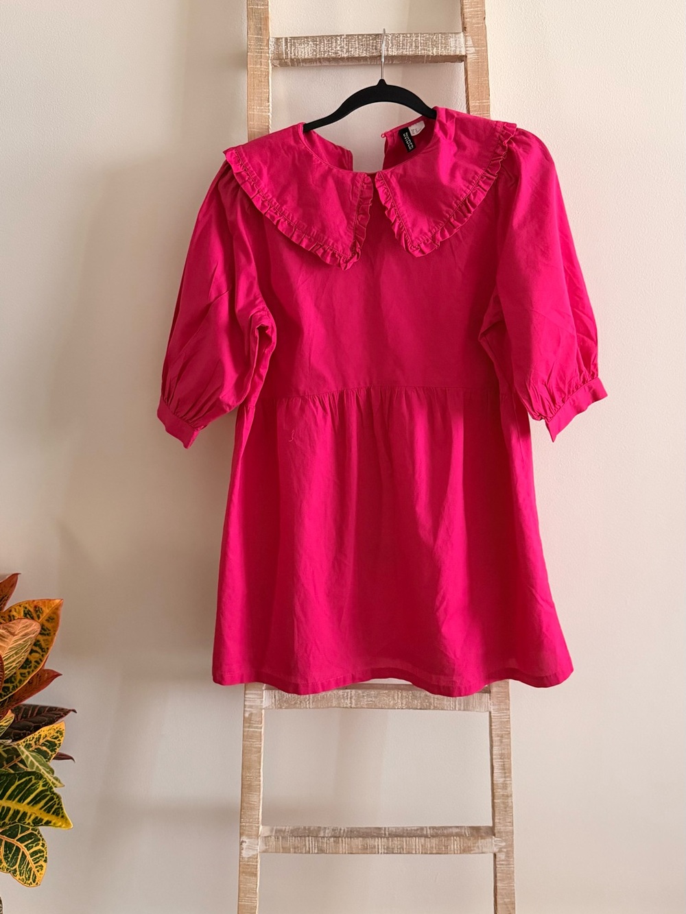 H&M Hot Pink Ruffle Collar Puff Sleeve Dress Top